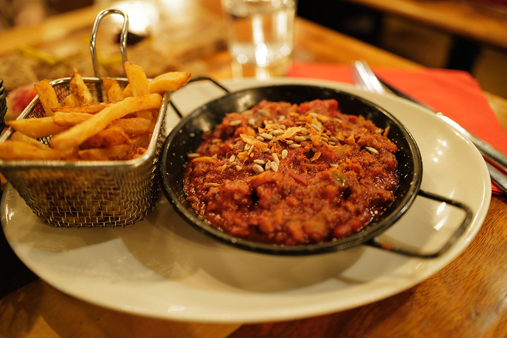 美しい光は危険なんだ。おいしいカレーもね。／『旅する写真家 レイモン・ドゥパルドンの愛したフランス』