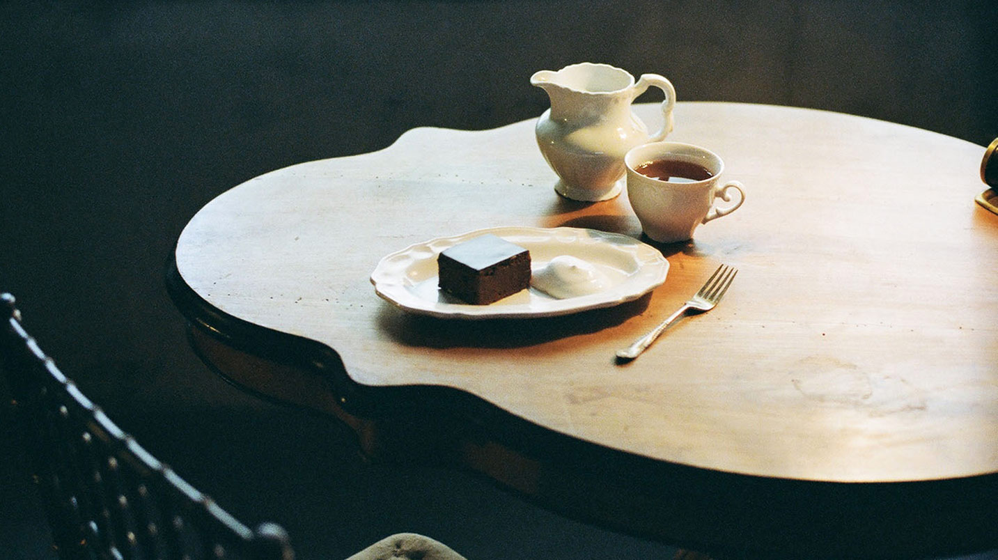 黒と白のバースデーケーキ 『ベンジャミン・バトン』