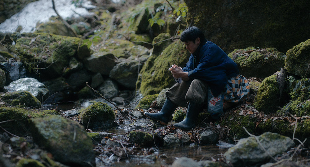 『脛擦りの森』場面写真